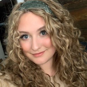 Meet your Posher, Mikayla